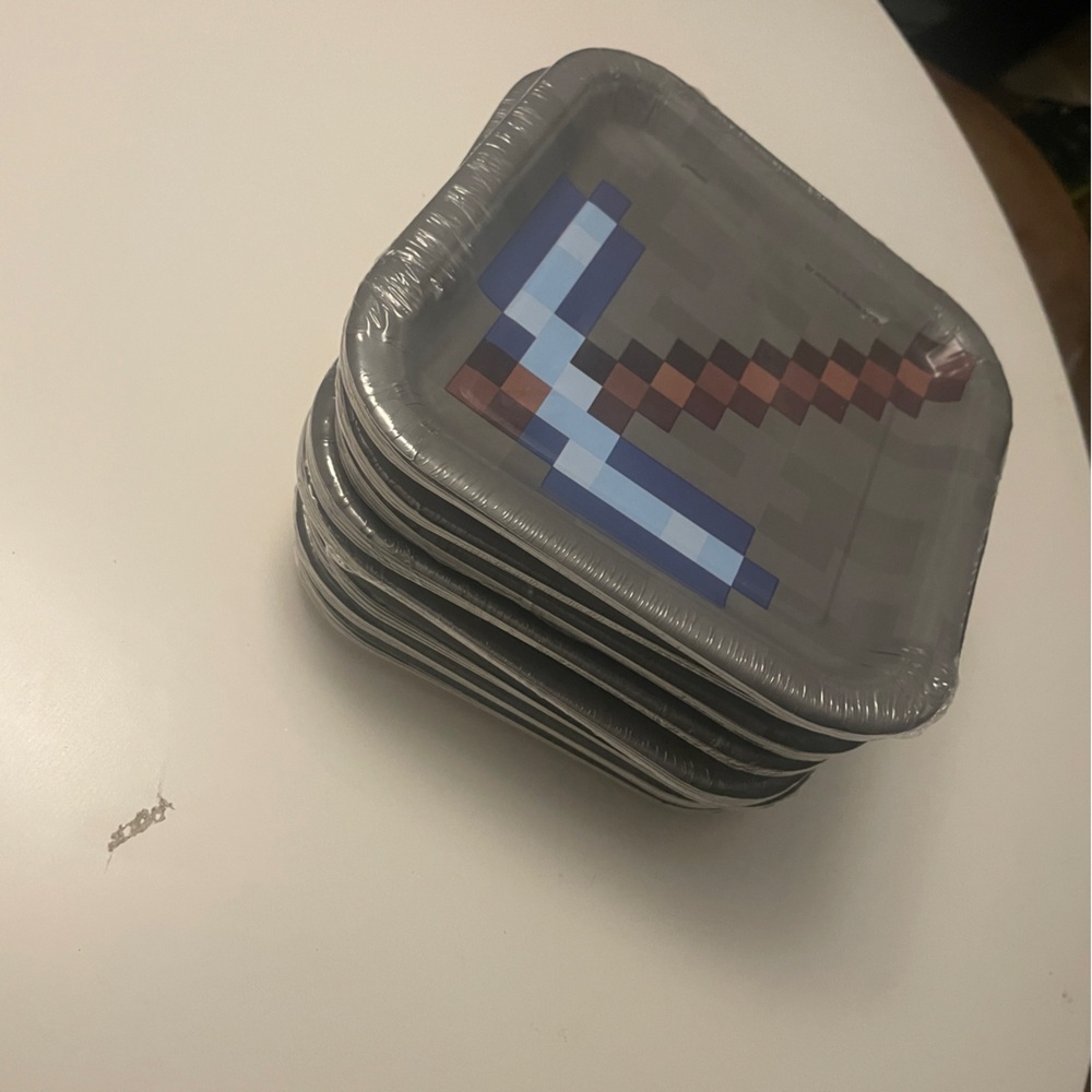 NWT Minecraft Five Party Plates (8 Count Each; 40 Total Plates
